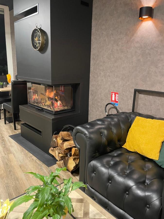 Logis Hotel Aux Berges De L'Aveyron Onet-le-Château 外观 照片